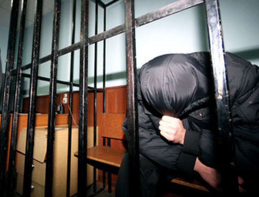 В Волгограде директор УК похитил 12 млн и сел в тюрьму на 4 года