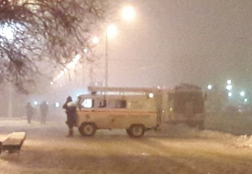 В центре Волгограда экстренные службы оцепили муниципальный автобус