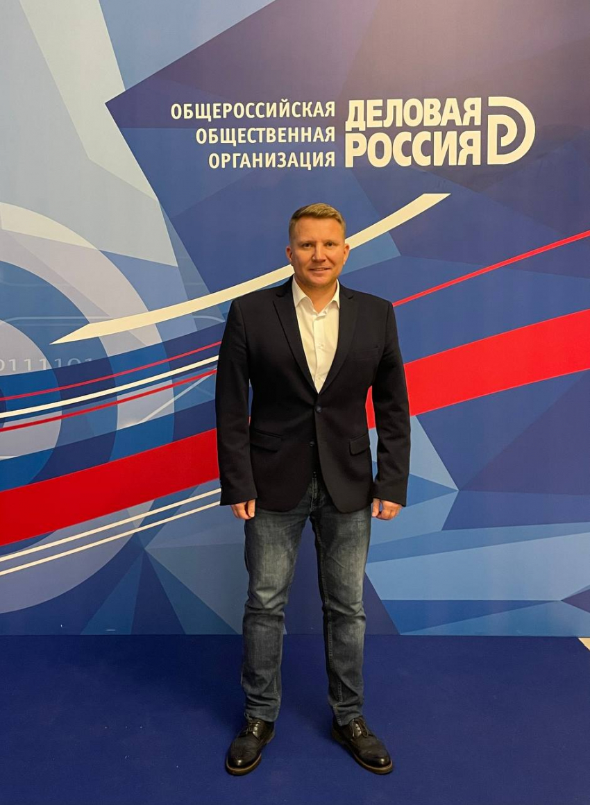 Гендиректор магниевого завода Дмитрий Федюшкин поздравляет коллектив с Новым 2026 годом