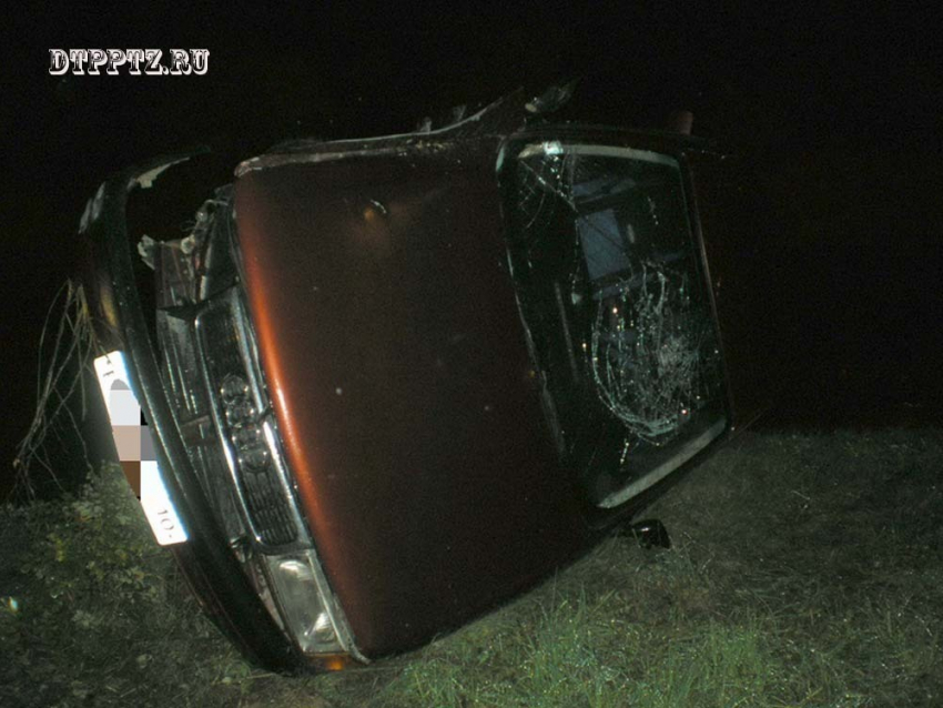 Водитель опрокинул Audi на трассе под Волгоградом: 1 погиб