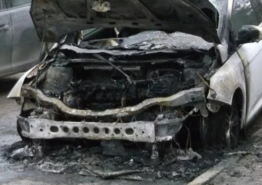 Автоподжигатель отметился в Дзержинском районе Волгограда