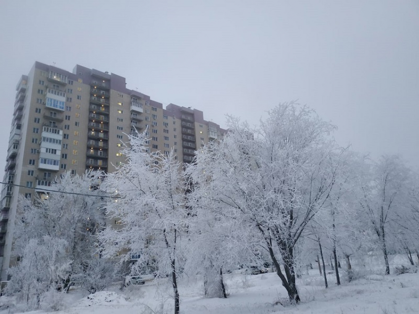 Под водой и без воды: на Новый год затопило новостройку на западе Волгограда