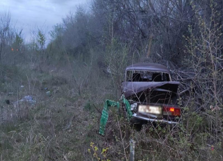 Водитель «семерки» разбился на трассе в Волгоградской области
