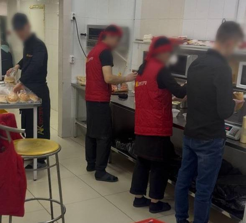 ИП наказали за мигранта-прогульщика в общепите под Волгоградом