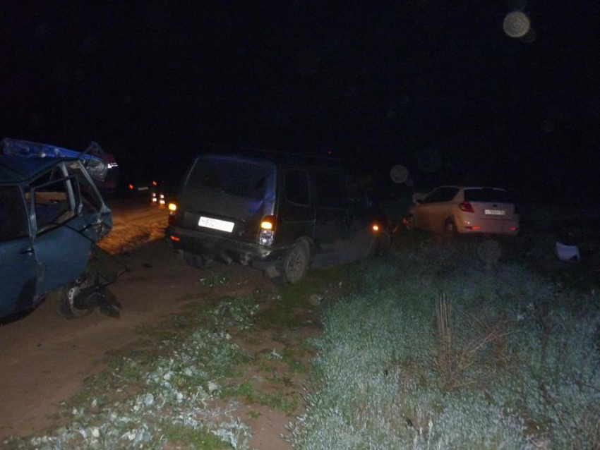 На юге Волгограда в тройном ДТП пострадал младенец и женщина