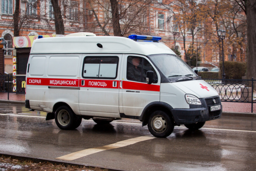 Четыре ребенка попали в больницу после ДТП в Волгоградской области