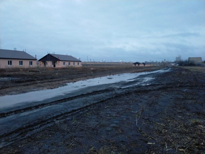 Глава СКР вмешался в ситуацию с сиротами, выживающими на бывшем поле без дорог под Волгоградом