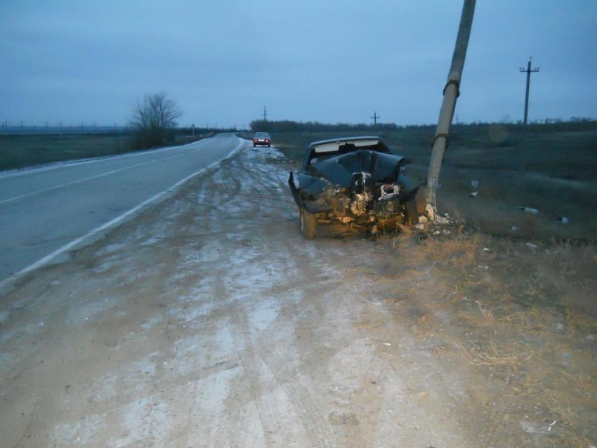 Под Волгоградом разбилась компания молодежи: за рулем сидел пьяный