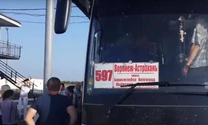 У пассажира автобуса в Городищенском районе нашли сумку с 2 млн доз наркотиков