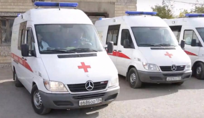 Пять человек пострадали в тройном ДТП на трассе под Волгоградом 