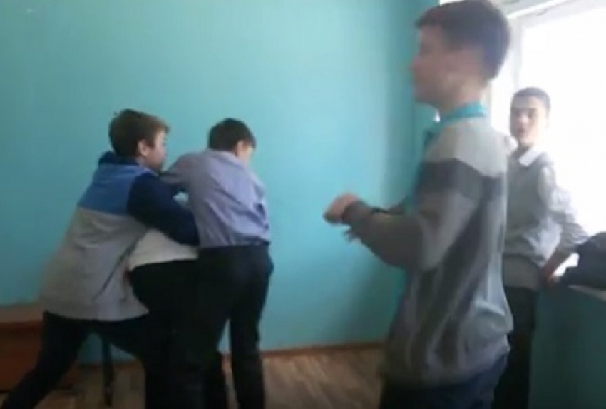Школьники ради «лайков» сняли видео избиения 6-классника в Волгограде 