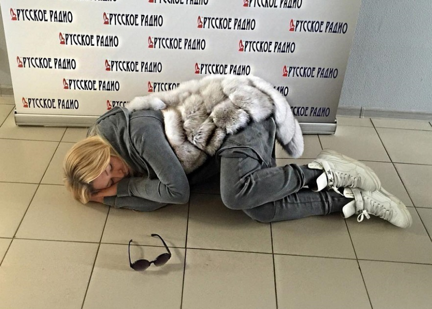 Ирина Дубцова «уснула» в гостях у «Русского радио» 