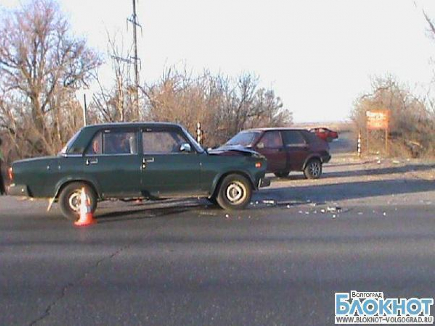 Отечественные машины не поделили дорогу под Волгоградом