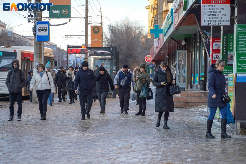 В аномально теплый декабрь готовятся к гололеду в Волгограде