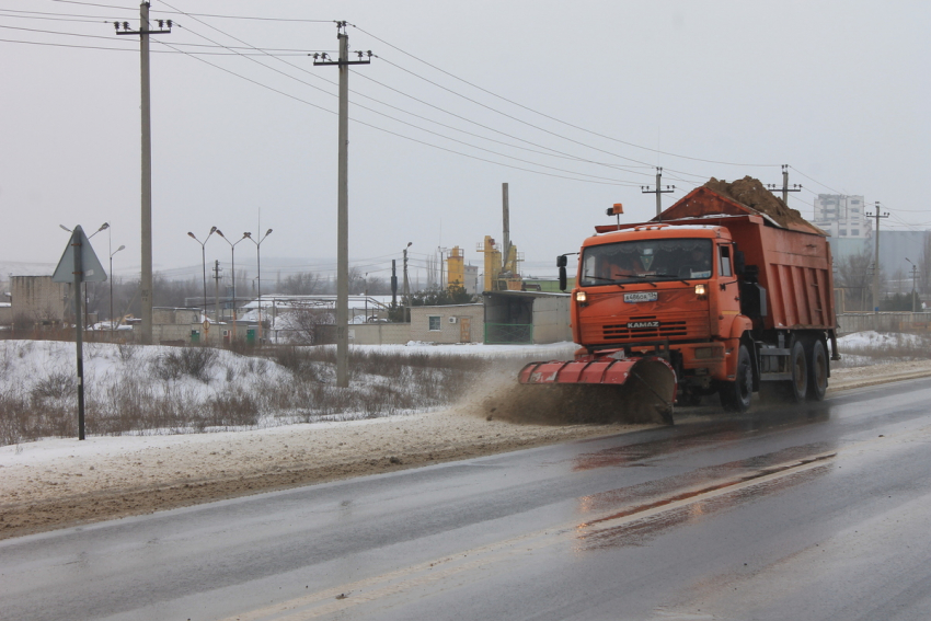 Мощный снегопад надвигается на Волгоград: службы перешли в режим особой готовности