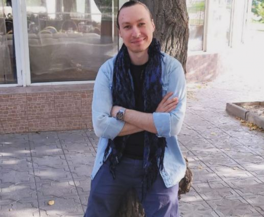 Актер Камиль Ларин показал 33-летнего сына