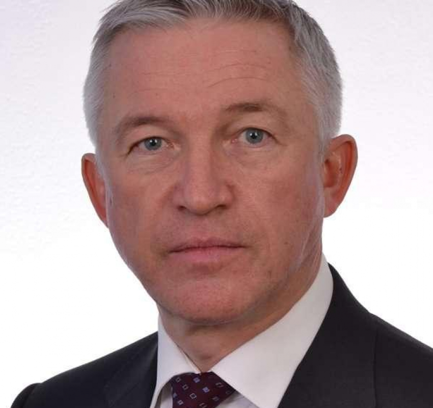 Спикер волгоградской гордумы Владлен Колесников принимает поздравления по особому поводу 