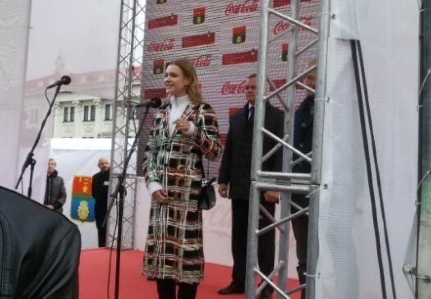 Супермодель Наталья Водянова отправилась на место гибели трех девочек в ДТП под Волгоградом