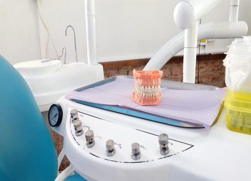 Сотрудники стоматологии в Камышине бьют тревогу из-за заболевших COVID-19 коллег
