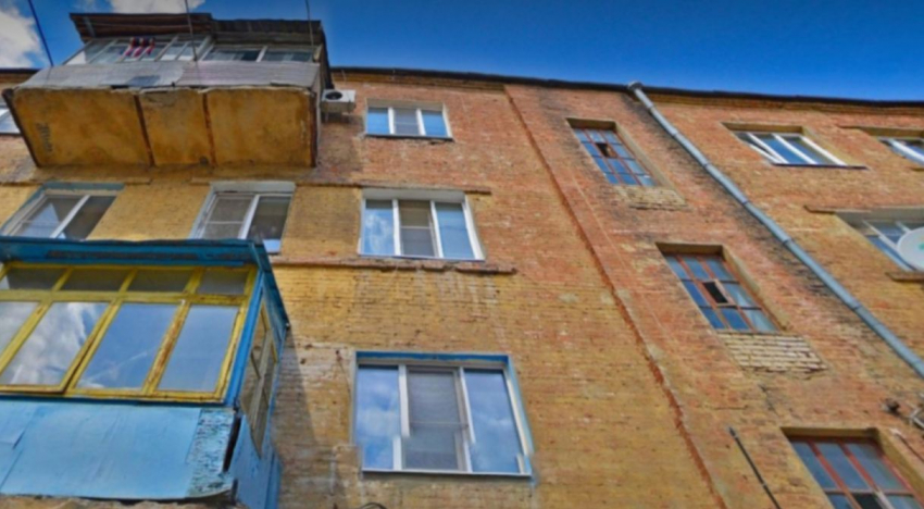 Массовое расселение аварийных домов объявлено на севере Волгограда