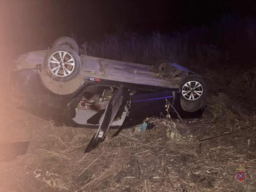 Водитель Lada  Priora разбился насмерть в перевертыше под Волгоградом
