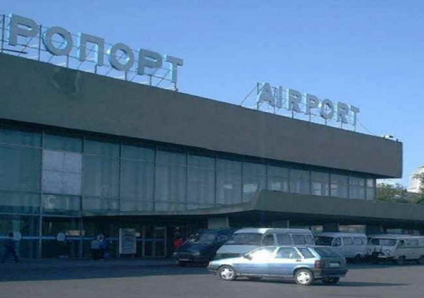 В волгоградском аэропорту умер мужчина