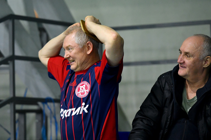 Волгоградский «Каустик» уступил в Санкт-Петербурге