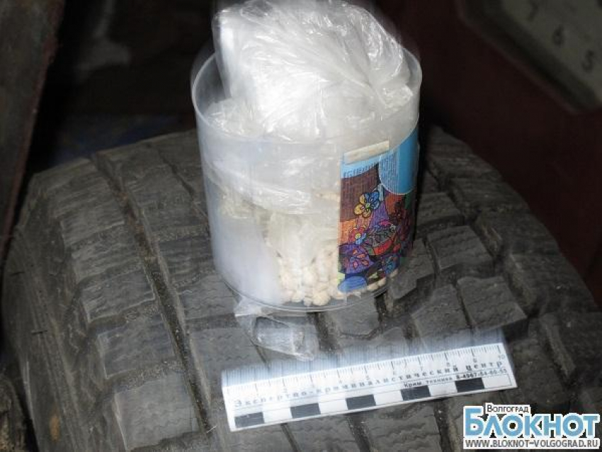 В гараже у волгоградца изъяли 5 тысяч наркодоз и винтовку Мосина