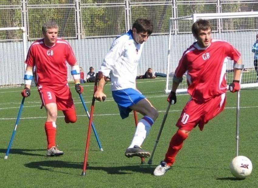 В Волжском проходит чемпионат по футболу среди инвалидов
