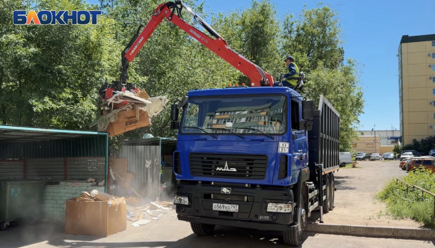 На уборку габаритных отходов в Волгограде вышел новый «Ломовоз»