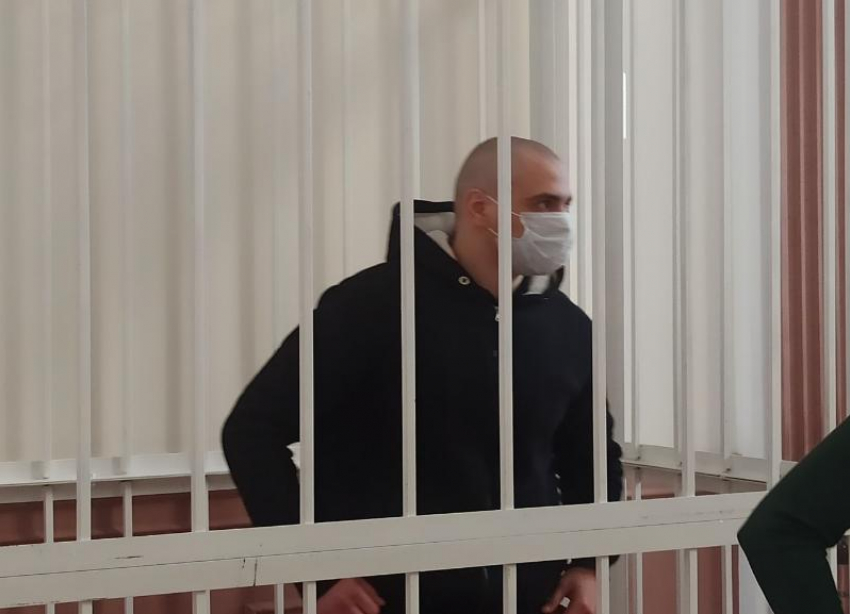 Адвокат просил прекратить уголовное дело: прошло новое заседание по делу расиста-убийцы 17-летнего студента в Волгограде