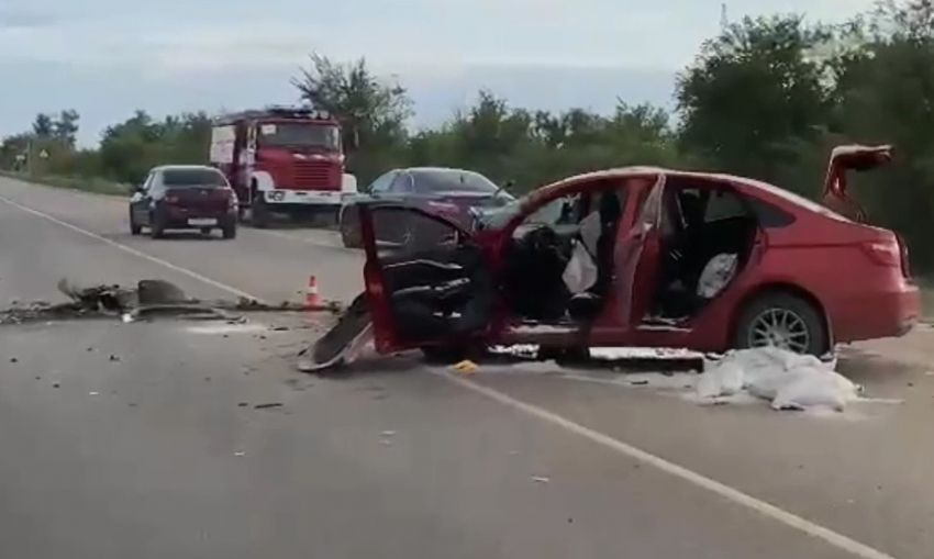 Чудовищное ДТП произошло на среднеахтубинской  трассе: два трупа, один выживший