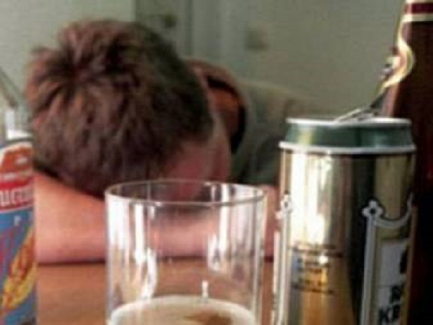 Под Волгоградом школьник отравился спиртом