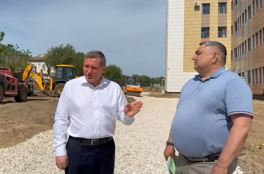Миллиардные контракты на строительство волгоградских поликлиник расторгли после разноса губернатора 