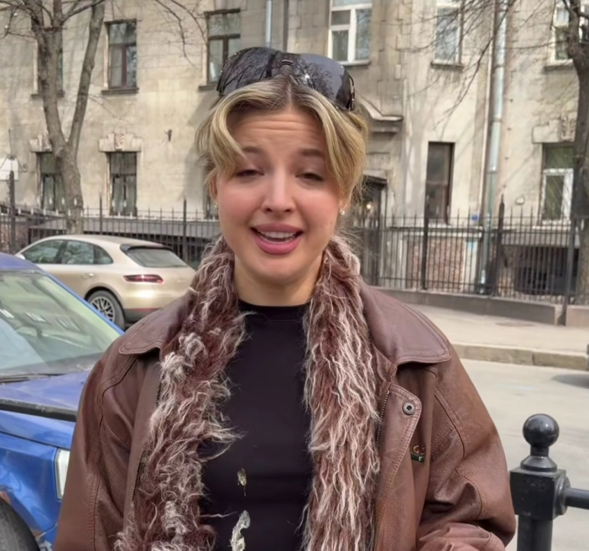 Фекальный десант: на блогера Аню Покров после примерки свадебного платья упали экскременты