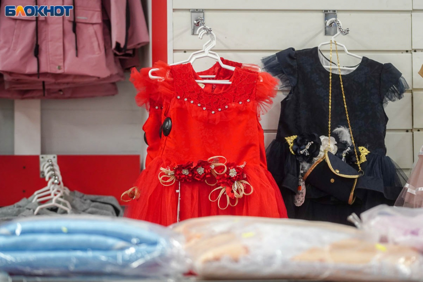 Скидка 50% на новогодние платья в магазине Семейный континент!