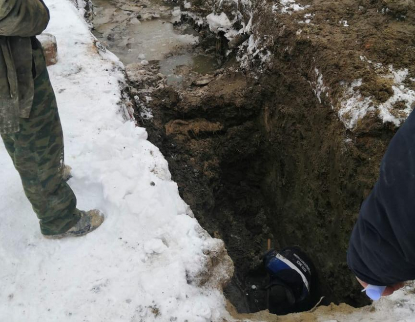 Скромный штраф получили виновные после падение ребенка в разрытую коммунальщиками яму с водой в Городище