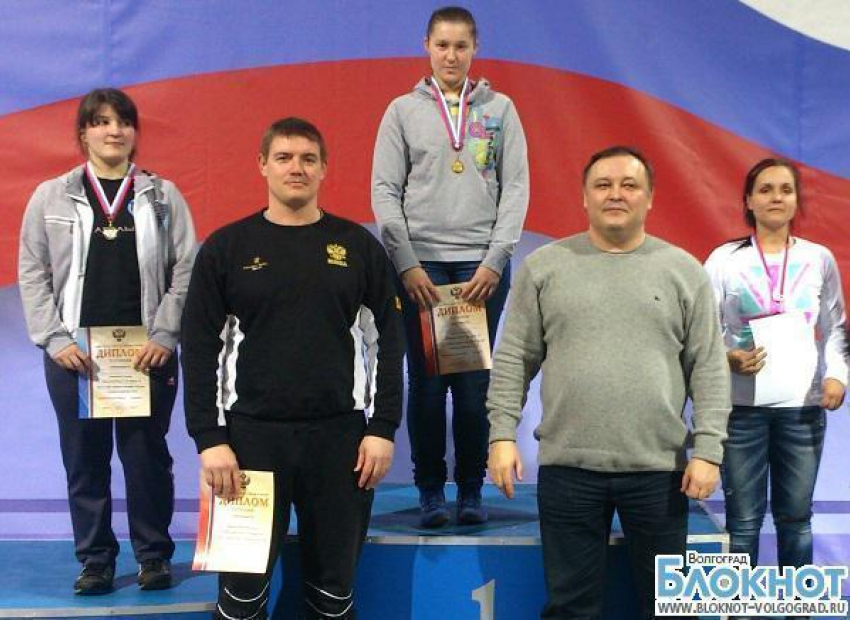 Волгоградка стала чемпионкой страны по борьбе на поясах