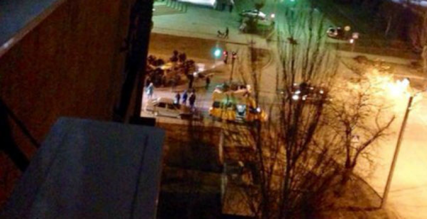 В Волжском в столкновении Renault и маршрутки ранены 3 человека 