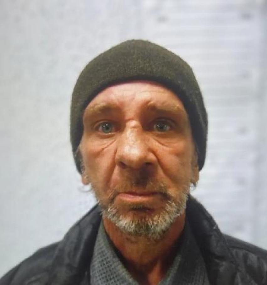 В Волгограде бесследно пропал невысокий шатен в серой рубашке