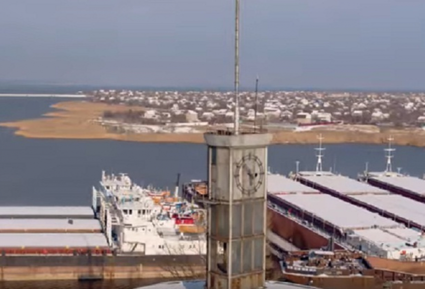 В Волгоградской области квадрокоптер снял, где зимуют корабли