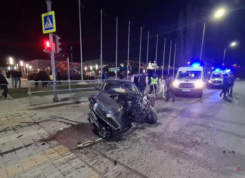 Страшное ДТП в центре Волгограда: подробности о четверых пострадавших 