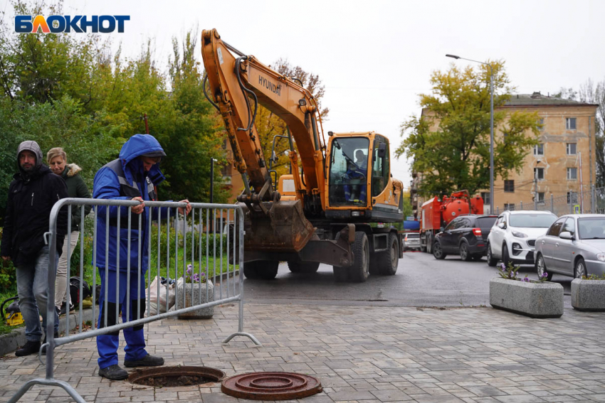 Устранять фекальный «водопад» в Волгограде рабочие будут круглосуточно 