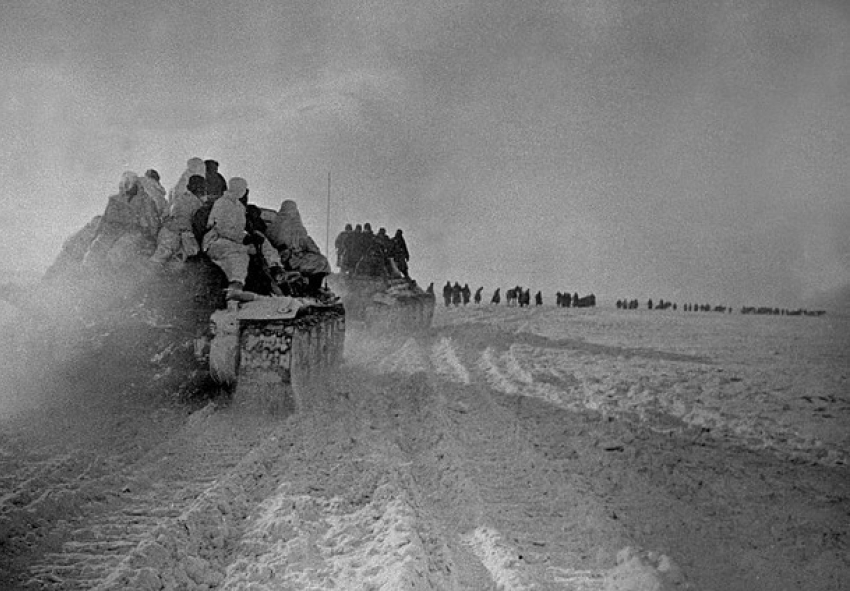 26 декабря 1942 года – Красная Армия под Сталинградом бьет врага в условиях снежной пурги и сильного ветра