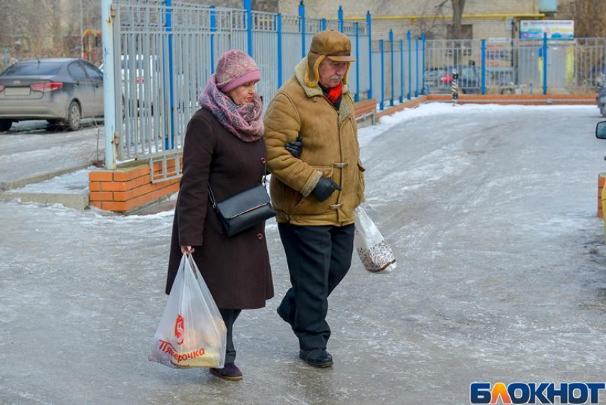 За новогодние праздники жители Волгограда съели, выпили и прокурили 14,5 млрд рублей