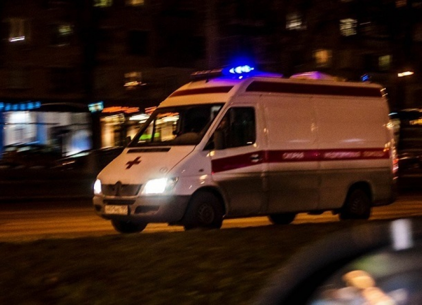 Из горящего подъезда в центре Волгограда спасли двоих детей