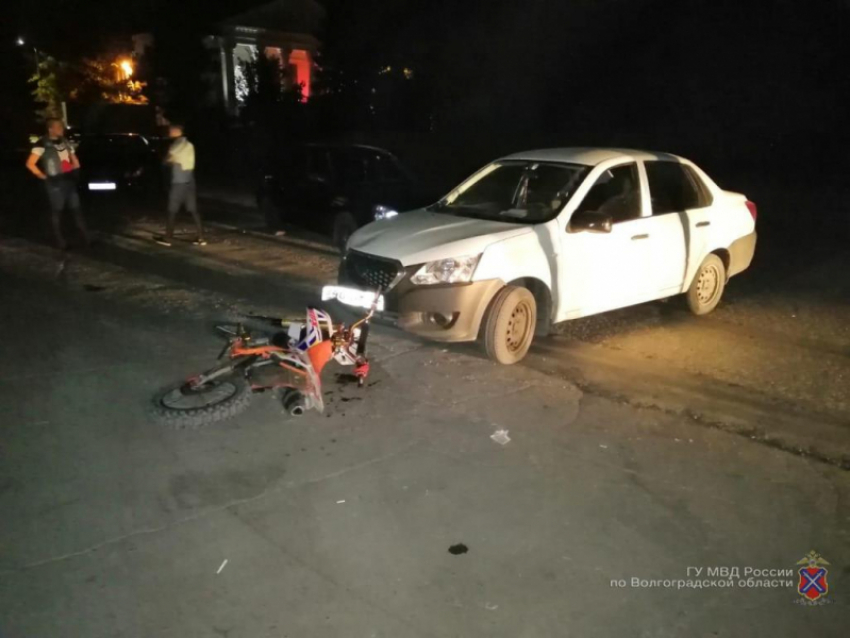 Водитель сбил несовершеннолетнего мотоциклиста под Волгоградом