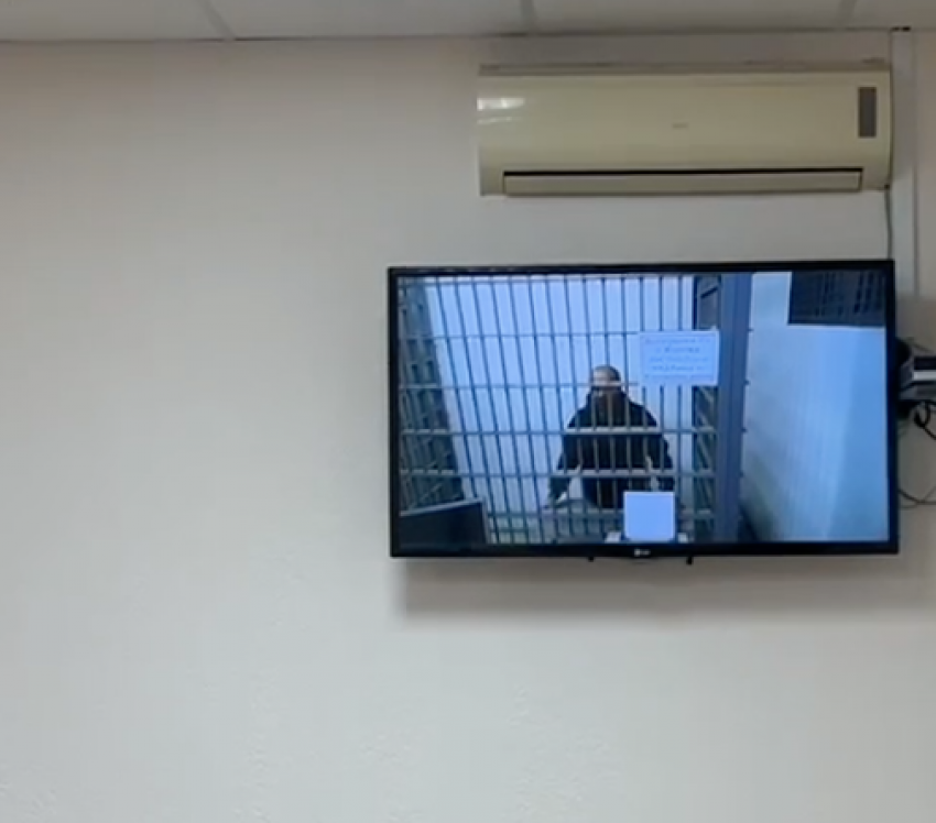 Волгоградец пытался убить таксиста: тот привез к нему ночью бывшую жену 