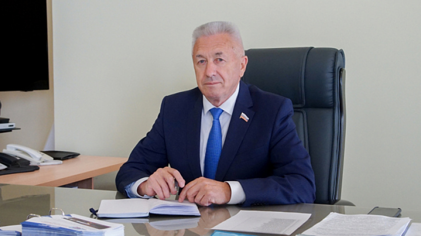 Слухи о своем заражении COVID-19 прокомментировал председатель Волгоградской облдумы Александр Блошкин