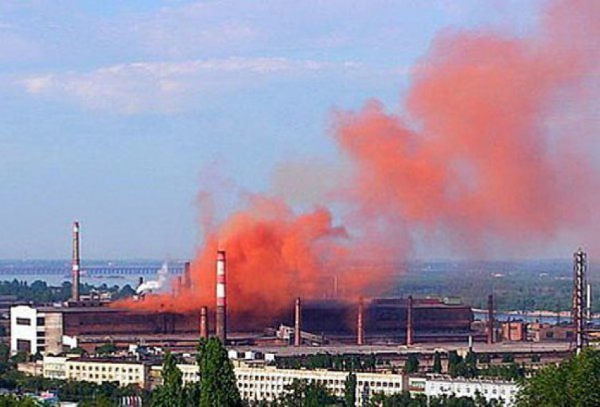 Жители Волгограда просят Владимира Путина спасти их от вредных выбросов